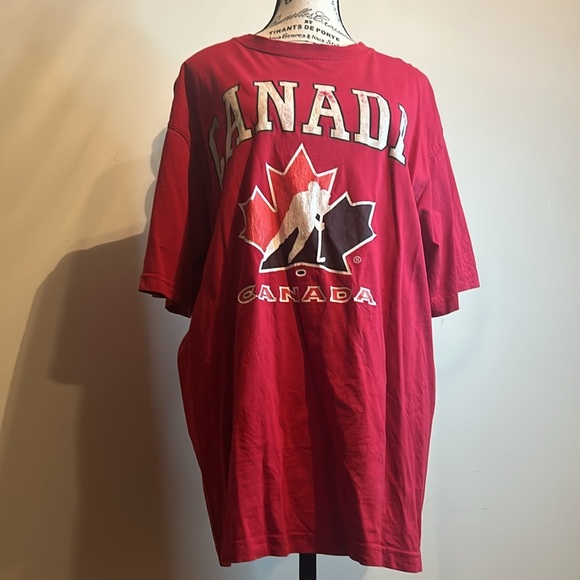 Vintage Red Short Sleeve Tee with Canada Hockey Graphic - Picture 8 of 8